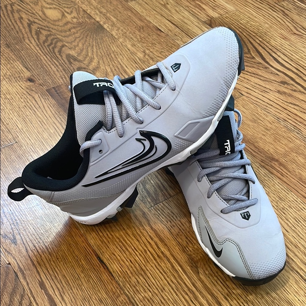 Nike Force Trout 9 Keystone Baseball Cleats. Size 5.5Y. Excellent Condition.